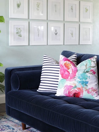 pdp-curated-ugc-sven-cascadia-blue-sofa-ugc-#2-asset