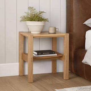 guest-HE-campaign-nightstands-grid-row-asset-mobile