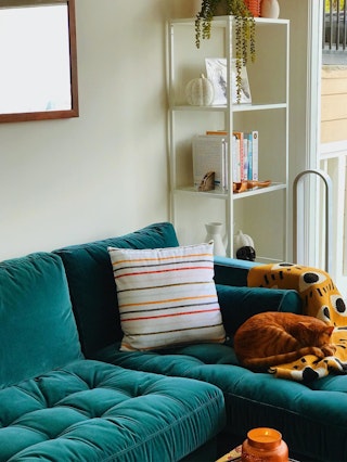 pdp-curated-ugc-sven-pacific-blue-right-sectional-ugc-3-asset