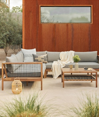 Callais Taupe Gray Sectional Outdoor 2023