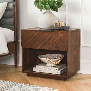 Nera Cabinet Walnut