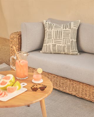 Capra Sofa & Nivos Coffee Table