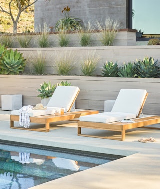 Toro Dravite Ivory Chaise Lounge Outdoor 2023