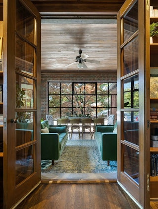 pdp-curated-ugc-sven-grass-green-sofa-ugc-#3-asset