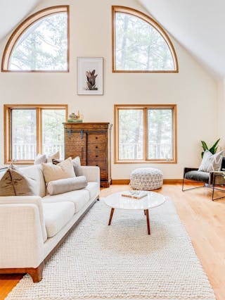 pdp-curated-ugc-ceni-fresh-white-sofa-ugc-#1-asset