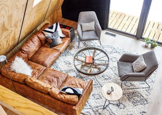 article-leather-LokalAFrame