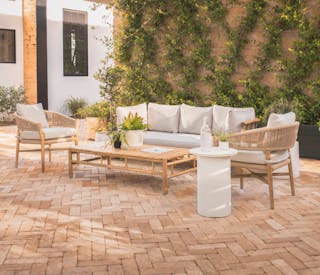 vintage-revivals-outdoor-furniture-picks-hero-asset-mobile
