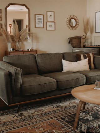 pdp-curated-ugc-timber-olio-green-sofa-ugc-#4-asset