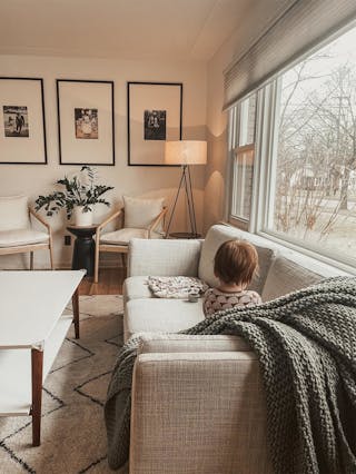 pdp-curated-ugc-ceni-fresh-white-sofa-ugc-#3-asset